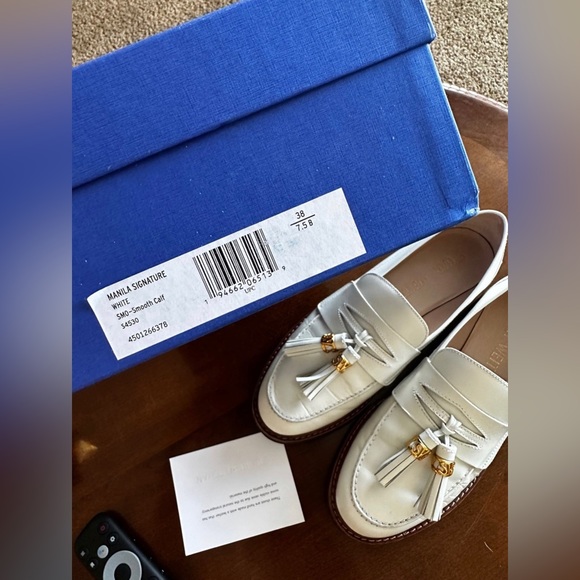 Taylor Swift lover/ Stuart Weitzman 'Manila Loafer in White - Picture 6 of 11